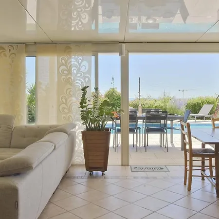 Family House With Swimming Pool & Sea View Villa *